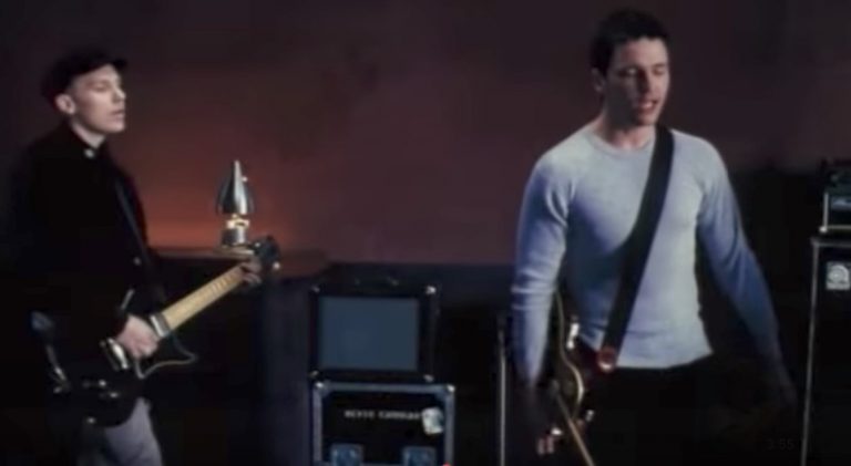 13 Songs From The '90s That You Completely Misunderstood